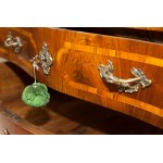 Paire de commodes en noyer, Paire de commodes en noyer