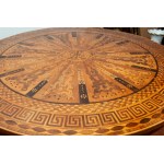 Round table in walnut wood, Round table in walnut wood