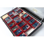 Lot of 18 boxes plus 6 sachets of lapis lazuli, Lot of 18 boxes plus 6 sachets of lapis lazuli