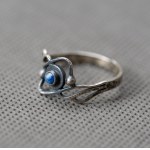 Warmet. Lapis lazuli ring.