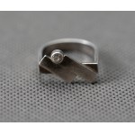 Imago Artis. Modernist ring with zirconia.