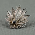 Imago Artis. Beautiful large filigree brooch.