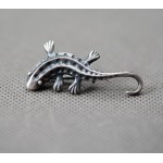 Brooch in the shape of a lizard.