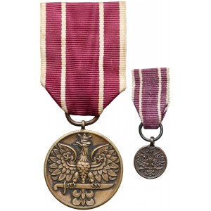 Medal Wojska za Wojnę 1939-1945 z Legitymacją 6 Pułku Pancernego i Miniaturką