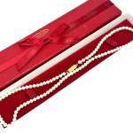 Gold necklace with Akoya pearls