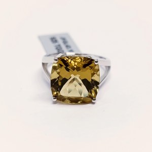 Anello in argento con quarzo olivastro naturale