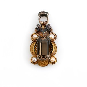 Pendant with smoky topaz and pearls
