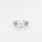 Anello con diamante e perla