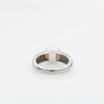 Anello con diamante e perla