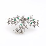 Brooch with emerald and brilliant-cut diamonds, approx. 3.1 ct