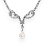 Necklace with brilliant-cut diamonds and cultured pearl