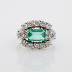 Bague émeraude sertie de brillants