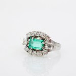 Bague émeraude sertie de brillants
