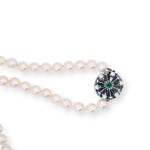 Pearl necklace set with emeralds and diamonds