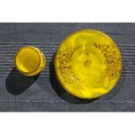 DZIWNÓW. Kieliszek szklany, kolor żółty ze złoceniami, motywy roślinne; st. bdb