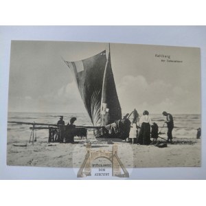 Krynica Morska, Kalberg, fishing boat, beach ca. 1910