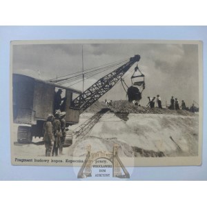 Krakow, construction of Piłsudski Mound, excavator, 1935