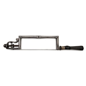 Surgical saw