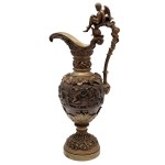 Monumentale Urnenvase im neoklassizistischen Stil