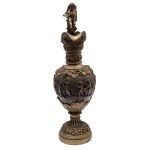 Monumentale Urnenvase im neoklassizistischen Stil