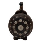 Large bottle in the form of a renaissance powder magazine