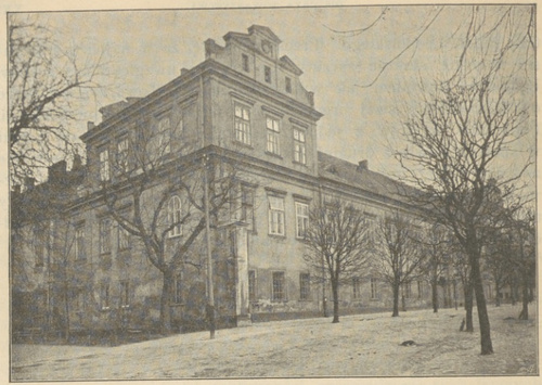 Fig. 3. Pałac biskupi w Krakowie, w którym mieściło się Towarzystwo od 1871 do 1879r.