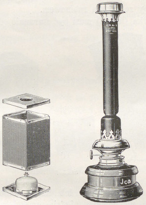 Fig. 13 i 14. Latarka i lampa.