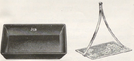 Fig. 16 i 17. Miska do wywoływania. Szczypczyki do wywoływania.