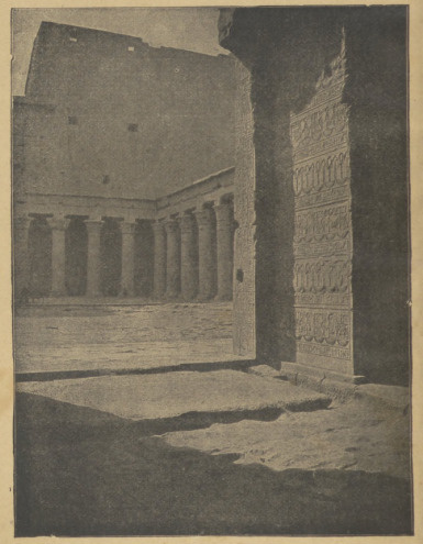 Wnętrze świątyni w Edfu