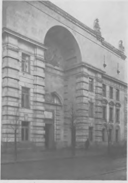 C. PRZYBYLSKI. Gmach Ministerstwa Sprau Wojskowjch w Warszawie(Portal główny).