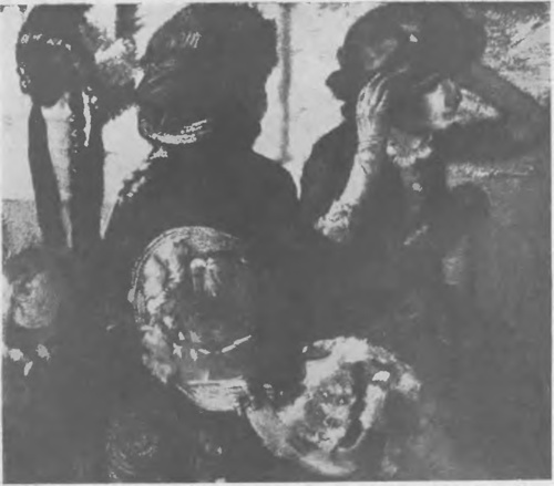 E. DEGAS U MODNIARKI (pastel). (Zbiorv P. Galliinarďa v Paryżu).