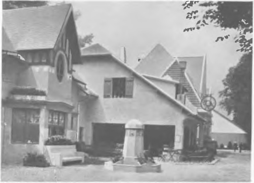 GRUPA „WIEŚ FRANCUSKA“ (arch. A. Levard). (Fot. Meurise).