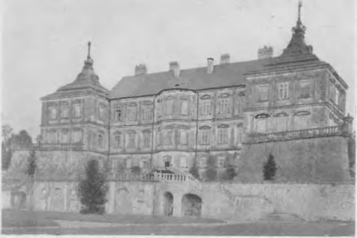 ZAMEK W PODHORCACH. Widok od tarasów.