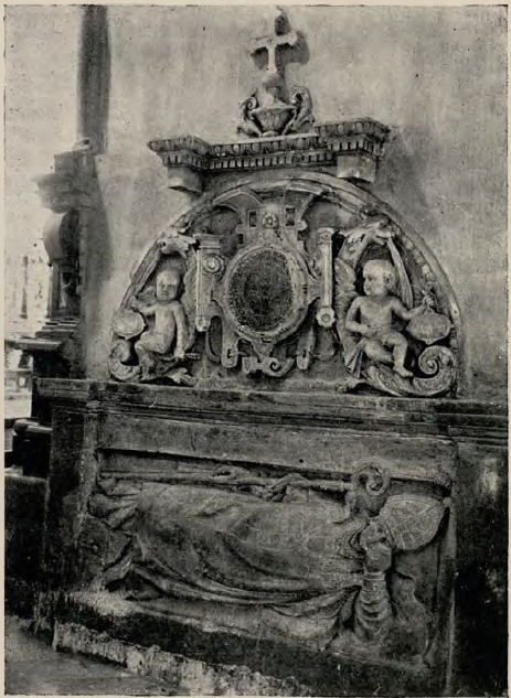 Fig. 101. Uszkodzony i źle zestawiony t. zw. grobowiec biskupa Buczackiego w katedrze płockiej.