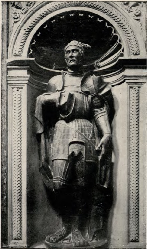 Fig. 34. Św. Wacław. Z kaplicy Zygmuntowskiej.