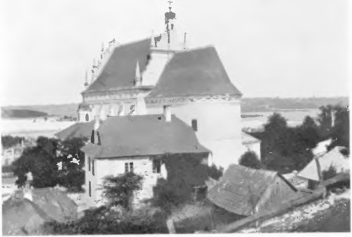 KOŚCIÓŁ FARNY (widok od strony połudn.-wschód.) W KAZIMIERZU NAD WISŁĄ (pow. puławski).