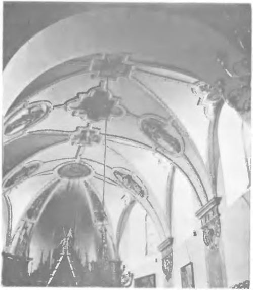 SKLEPIENIE W PREZBITERIUM KOŚCIOŁA KLASZTORNEGO P. P. WIZYTEK (dawniej P. P. Brjsidek) w Lublinie.