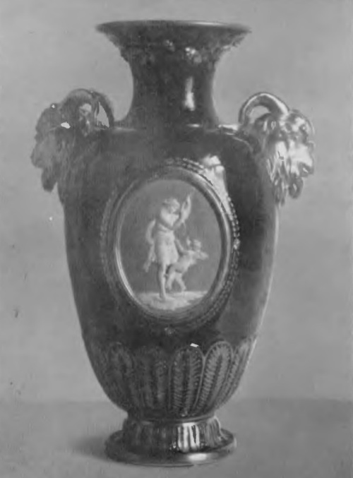 Fig. 34. Wiedeń, ok. r. 1790. Wazon.