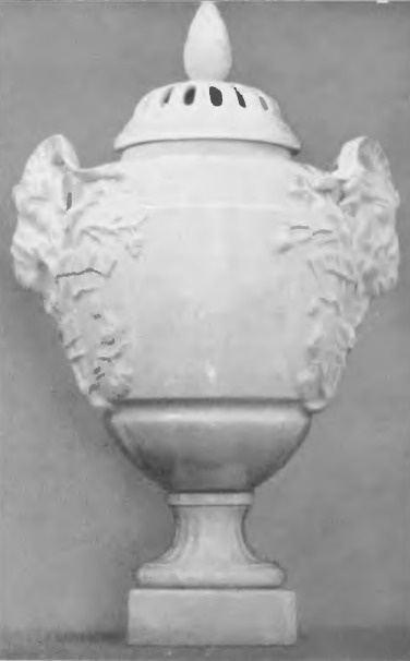 Fig. 44. Berlin, ok. r. 1790. Wazon.