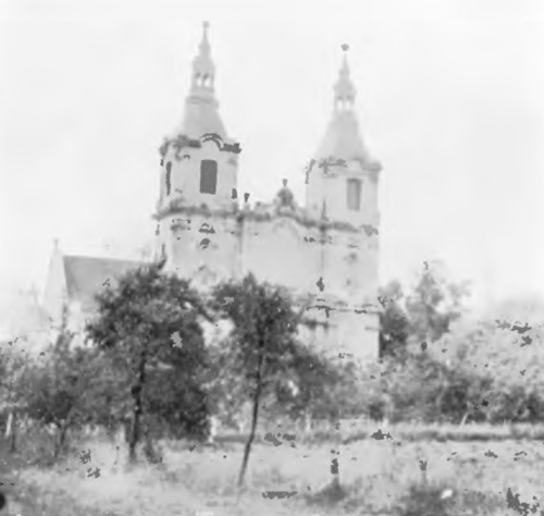 Jędrzejów: Kościół pocysterski od strony prezbiterjum.