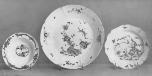 Fig. 4. Miśnia. ok. r. 1730. Talerze i półmisek.