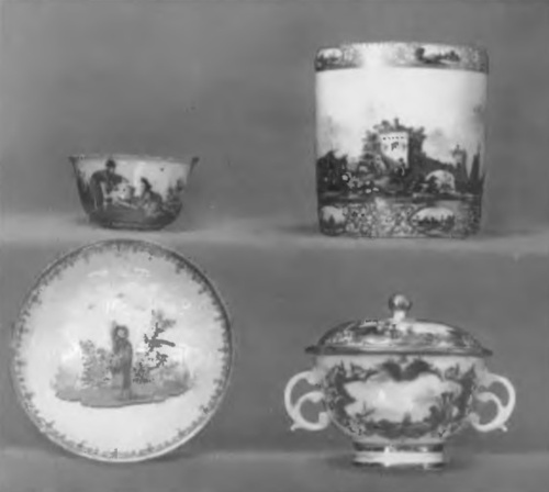 Fig. 10. Miśnia. 1730-1735. Filiżanka z podstawą, słój i wazka.