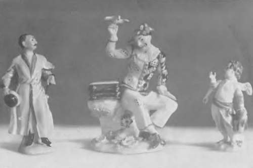 Fig. 14. Miśnia, 1740-45. Figurki: Szlachcic, arlekin i amorek w stroju polskim.