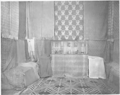 TKANINY LNIANE Z WYSTAWY “ŁADU” W KATOWICACH 1928. <em>Projektowali: H. Bukowska, J. Grodecka, I. Kintop, H. Mikołajczykówna. Ł. Plutyńska. Z. Rankówna.</em>