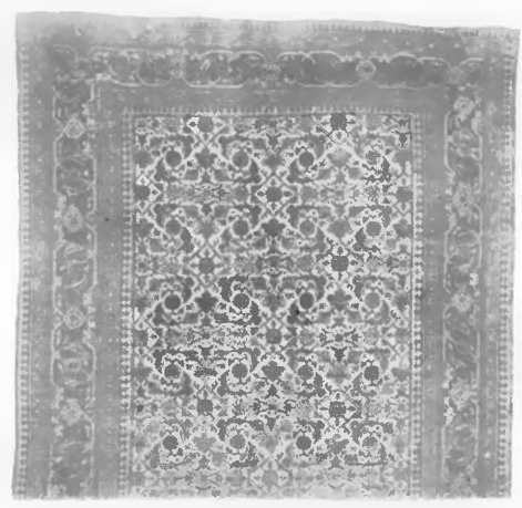 Fig. 4. Perski kobierzec “Khorassan”, 3,30 X 1,75 (½ całk. dług) początek XIX w.