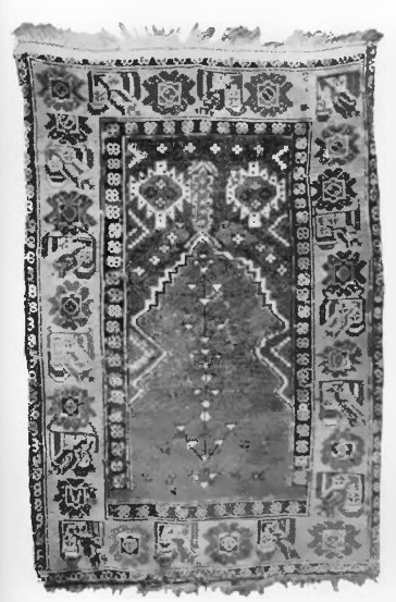 Fig. 31. Turecki modlitewnik „Wiszne-Kula“, 1,50 X 1,15 m., wiek XVIII na XIX.