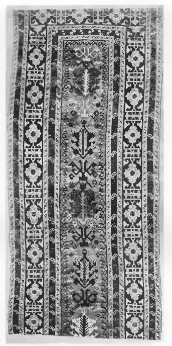 Fig. 45. Kaukaski kobierzec “Szirwan” ¾ całk. dług., 3,00 X 0,95 m., wiek XVIII na XIX.
