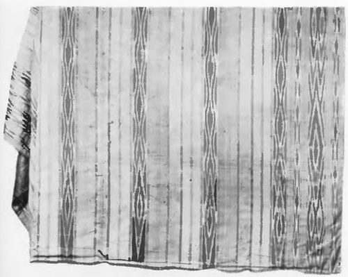Fig. 59. Makata turkomańska jedwabna. 2,10 X 1,65 m., wiek XVIII na XIX.