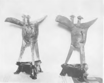 Fig. 2. CZARKI BRONZOWE: TCHEOU (1122-255 przed Chr.).