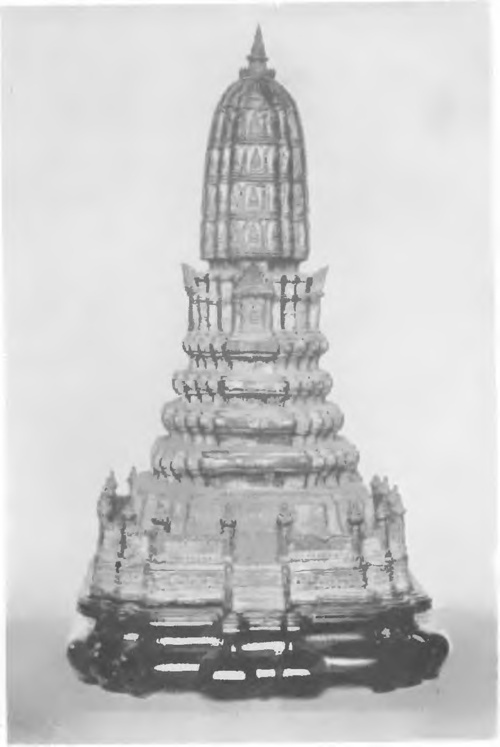 Fig. 6. MODEL ŚWIĄTYNI BRONZ ZŁOCONY Z EPOKI TANG <617—906>.